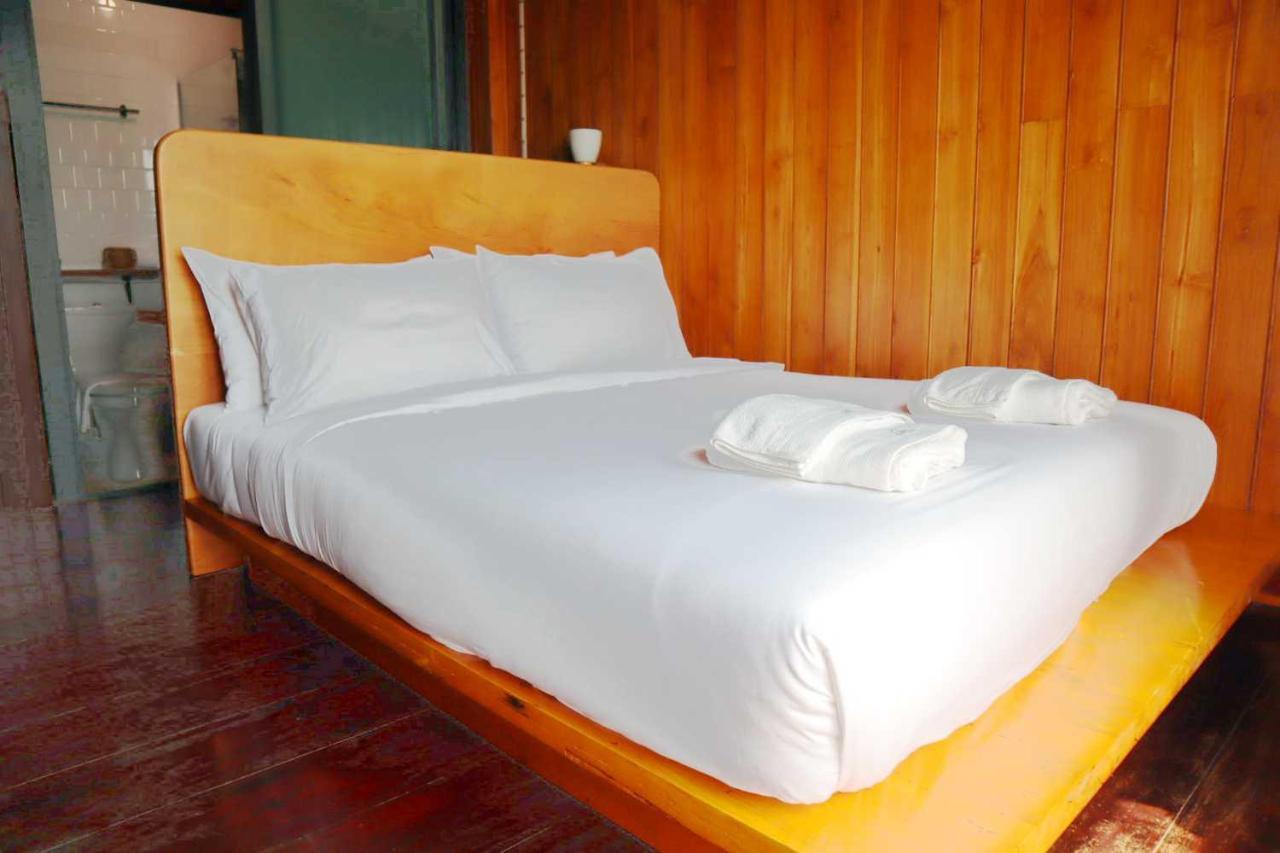 Srisanor Boutique Hotel Prachuap Khiri Khan Esterno foto